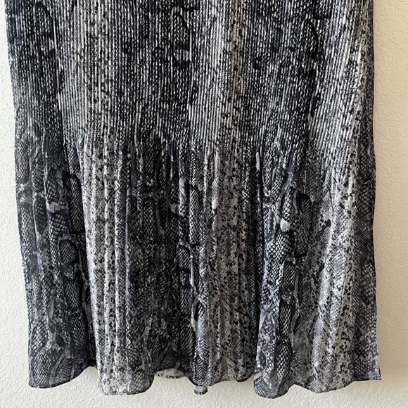 Anthropologie | Skies Are Blue Pleated Side Slit Snake Print Skirt - Picture 6 of 12